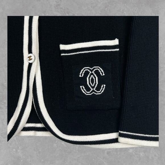 Black Cardigan Cream Striped Trim 19 CC Size S Old Money Timeless Preppy - Picture 5 of 5